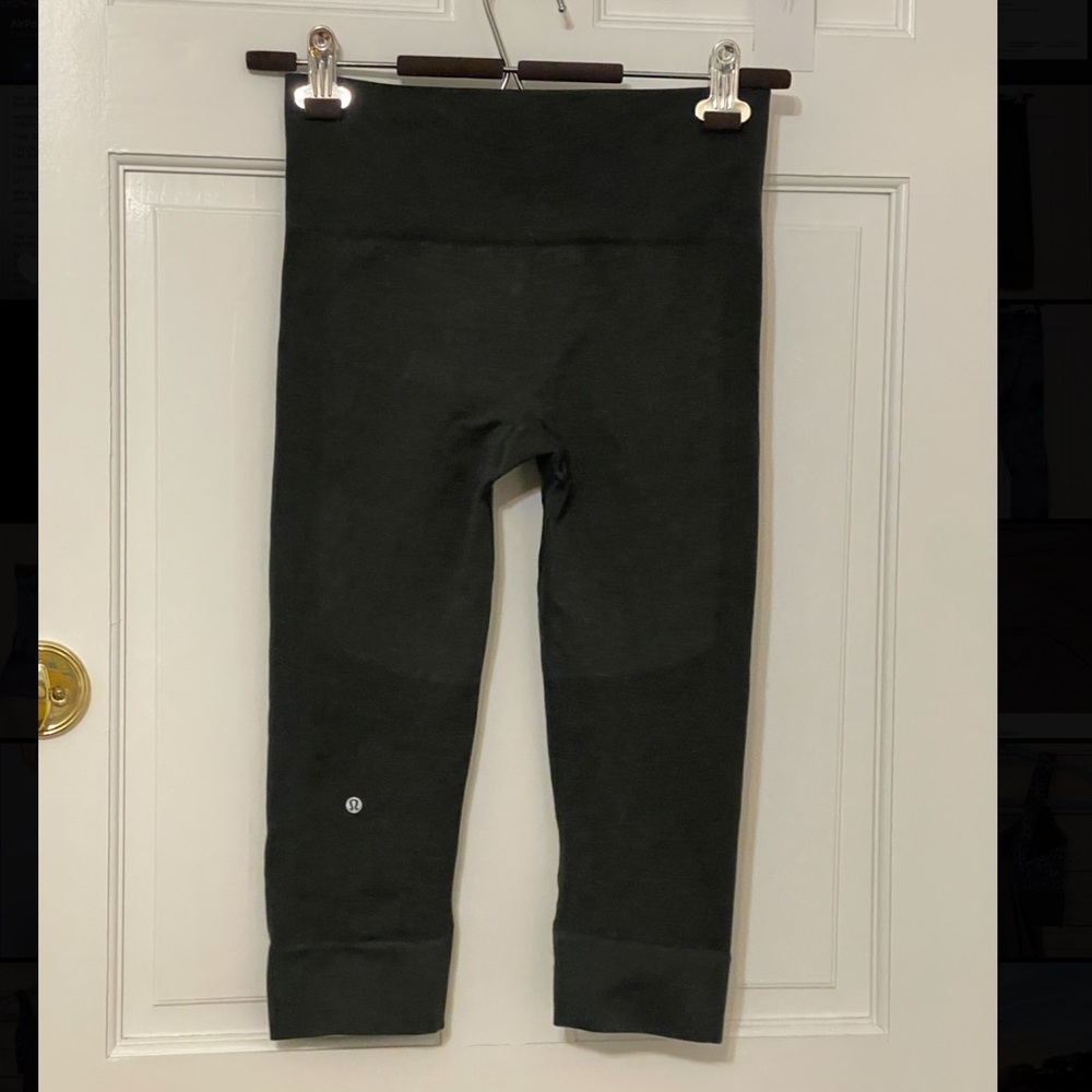 Lululemon Navy Green Leggings S 4 Women EUC